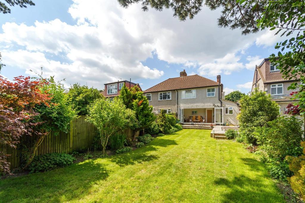 Ewell park way