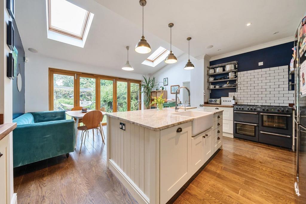 Belmont Lane, Chislehurst 5 bed terraced house for sale £650,000