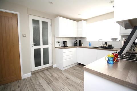 3 bedroom end of terrace house for sale, St. Johns Road, Bletchley, Milton Keynes