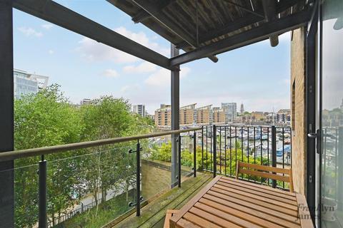 1 bedroom apartment to rent, Medland House, Branch Road, E14