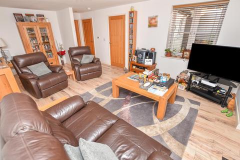 3 bedroom chalet for sale, Essex Way, Benfleet