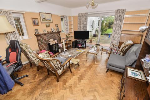 4 bedroom chalet for sale, Eastwood Road North, Leigh-On-Sea