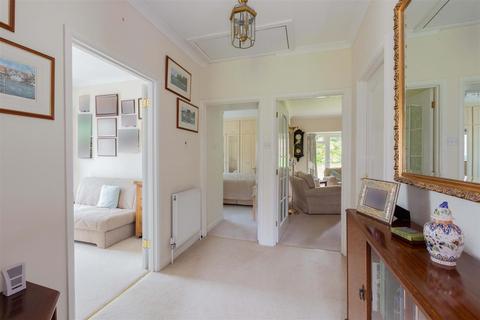 2 bedroom retirement property for sale, Bowling Court, Bowling Court, Henley-On-Thames RG9