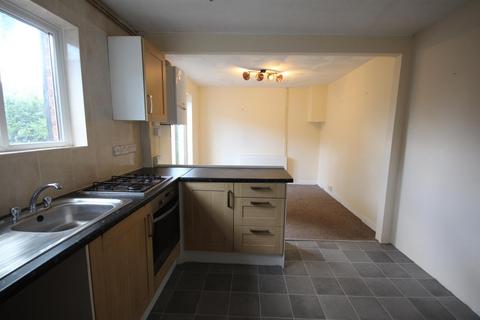 3 bedroom house to rent, Findon Close, Hove