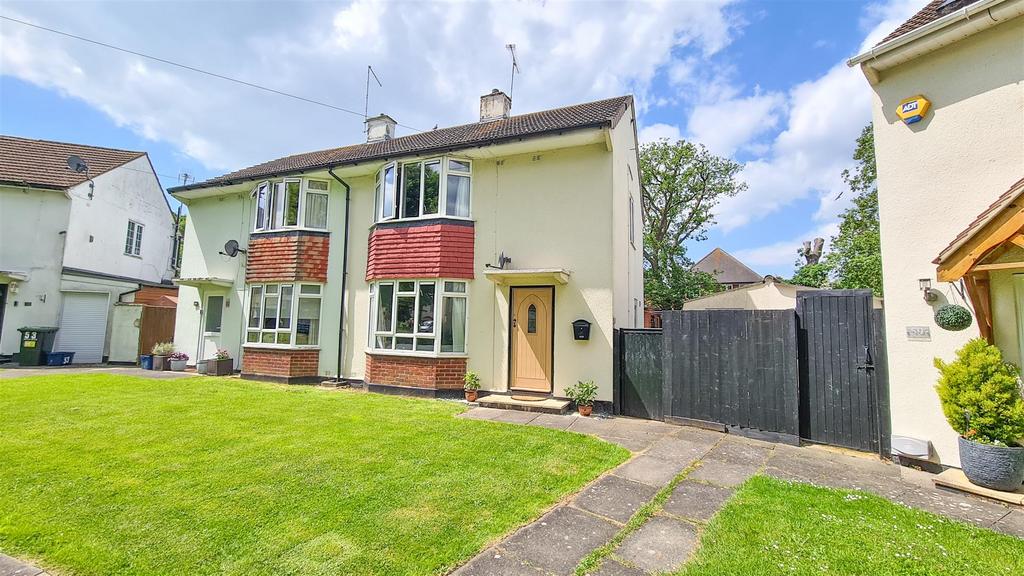 Harridge Road, LeighOnSea 2 bed semidetached house for sale £325,000