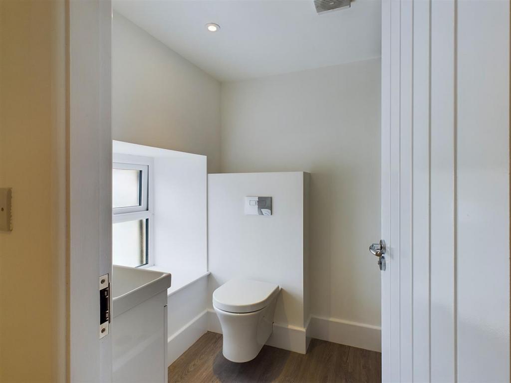 CAM02855 G0-PR0118-STILL024 alt.jpg