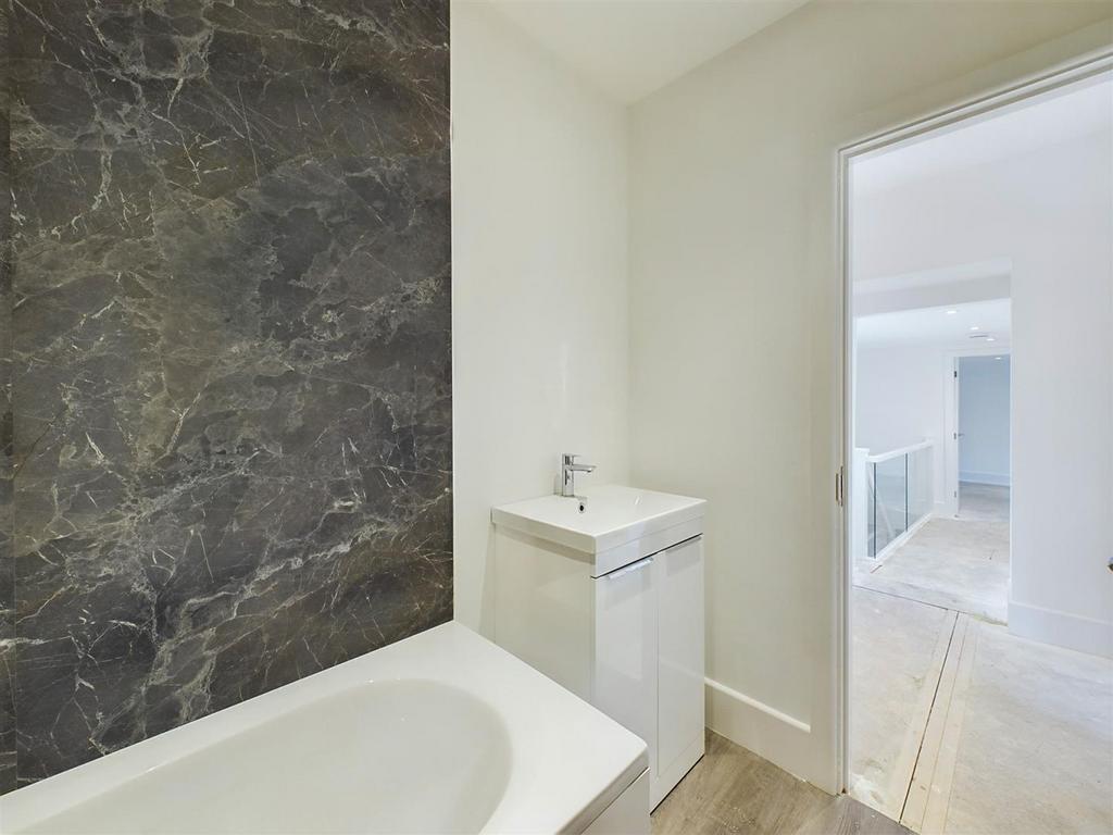 CAM02855 G0-PR0118-STILL041 alt.jpg