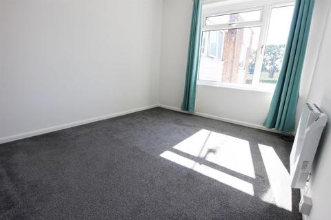 2 bedroom flat to rent, Stirling Close
