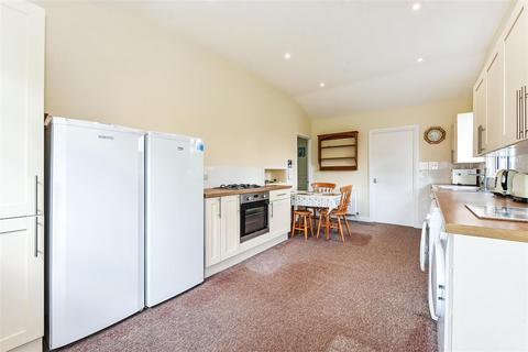 4 bedroom detached bungalow for sale, Laverstoke Lane, Laverstoke, Whitchurch