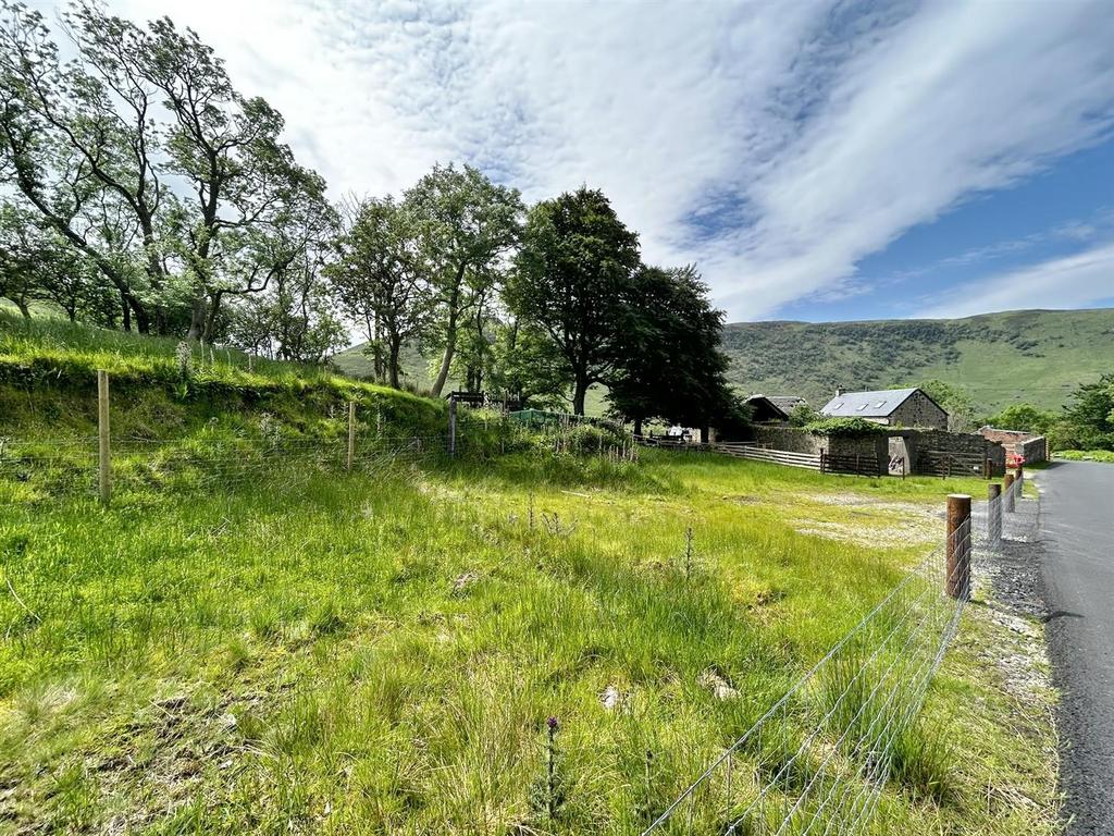 Towards the site