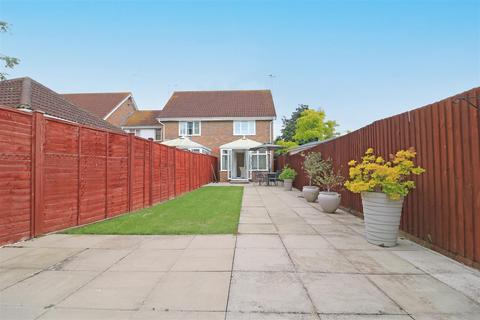 2 bedroom semi-detached house for sale, Yonge Close, Boreham