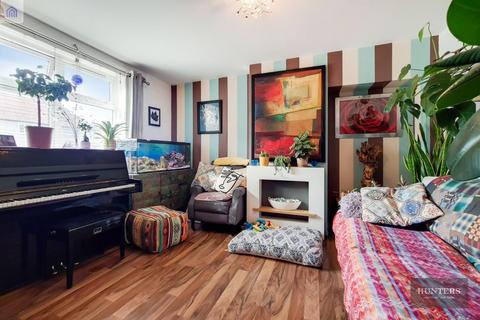 2 bedroom terraced house for sale, Green Lane, Dagenham, RM8