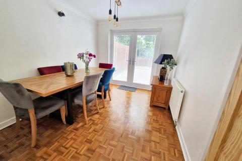 36 Deri Avenue, Pencoed, Bridgend, CF35 6TT