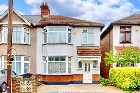 3 bedroom end of terrace house for sale, Cavendish Gardens, Chadwell Heath, RM6