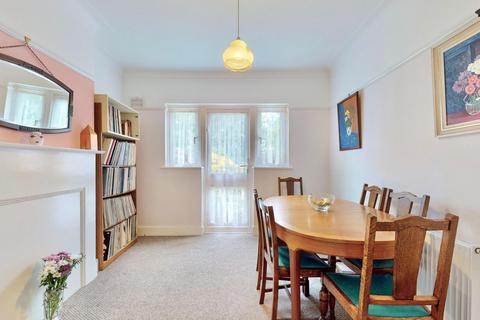 14 Cavendish Gardens, Romford, RM6 6SA