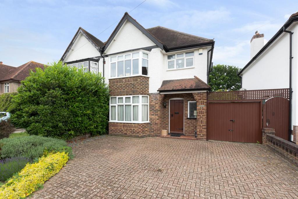 Kingsway, Petts Wood, Orpington, BR5 1PS 3 bed semidetached house for