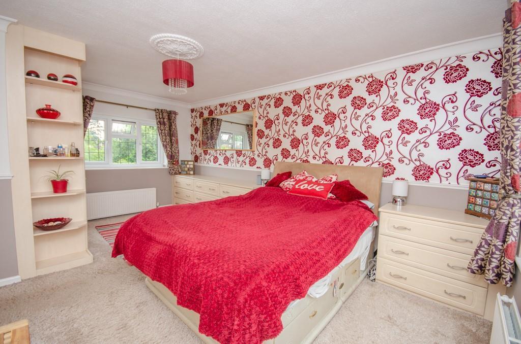 Bedroom 1.jpg