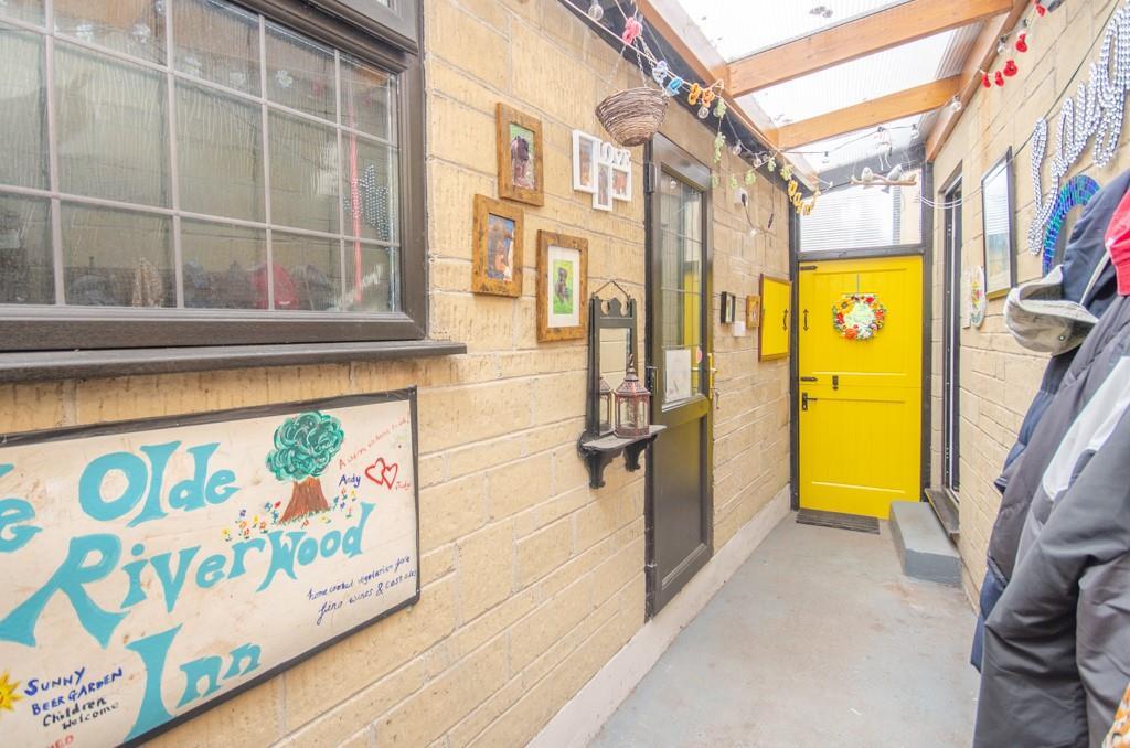 Side lean-to.jpg