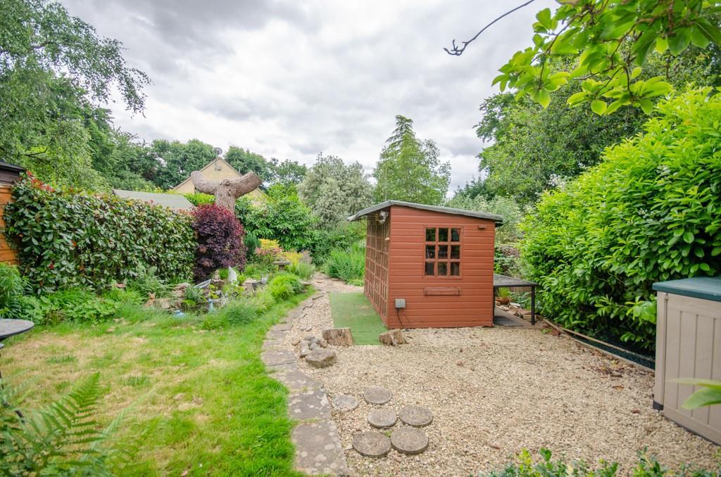 Rear garden pic 2.jpg