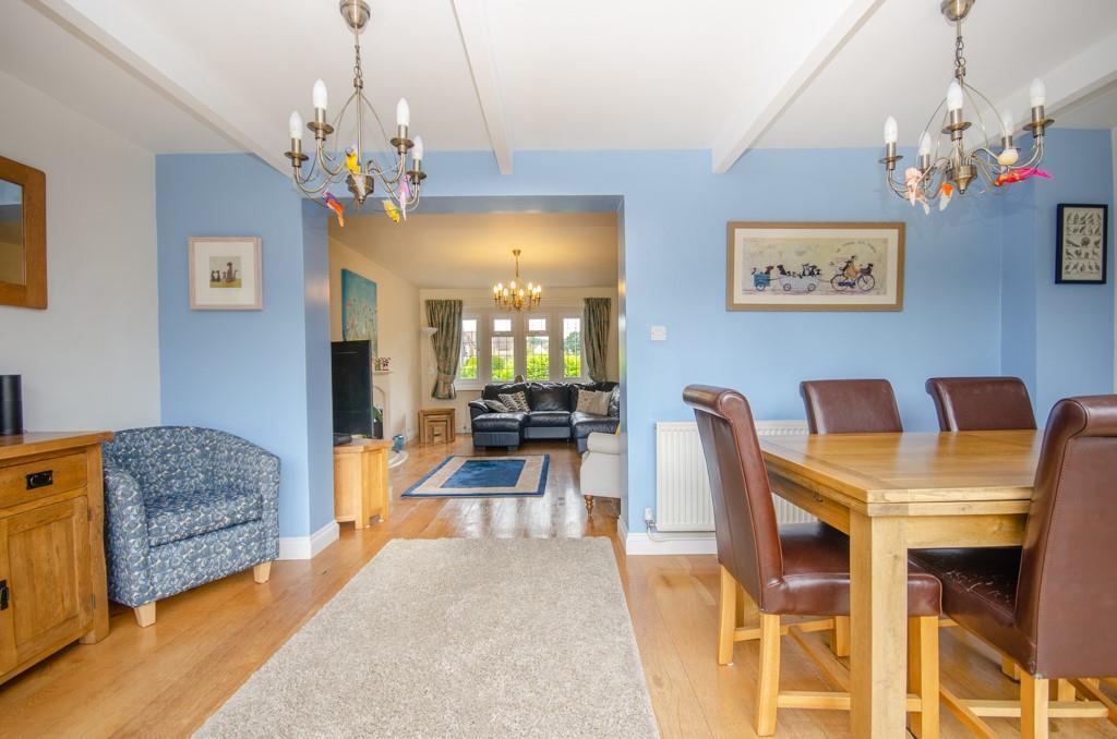 Dining area pic 2.jpg