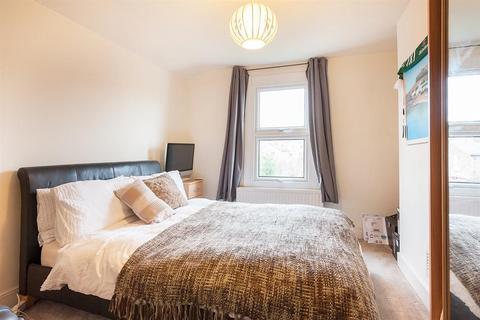 2 bedroom flat to rent, Albion Road, London, N16