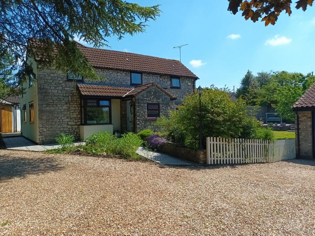 Gloucester Road, Rudgeway, Bristol... 3 bed detached house for sale £