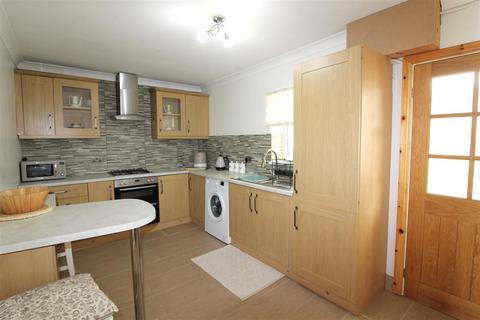 3 bedroom semi-detached house for sale, Llwyn-On Crescent, Blackwood NP12