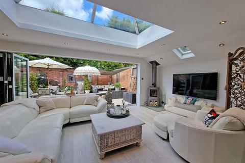 4 bedroom semi-detached house for sale, Hollywood Drive, Hollywood