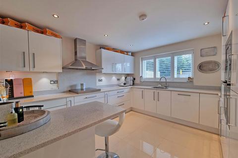 12 Hollywood Drive, Hollywood, Birmingham, B47 5PS