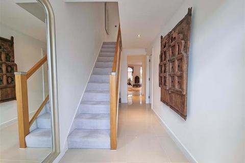 12 Hollywood Drive, Hollywood, Birmingham, B47 5PS