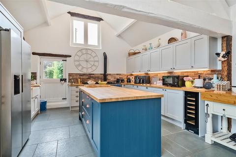 Frogs Farmhouse Appley, Stawley, Wellington, TA21 0HJ
