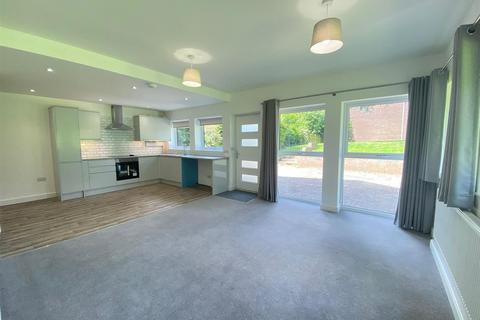 3 bedroom flat to rent, Kedleston Road, Derby DE22