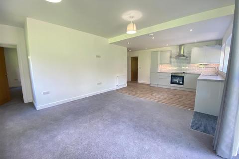3 bedroom flat to rent, Kedleston Road, Derby DE22