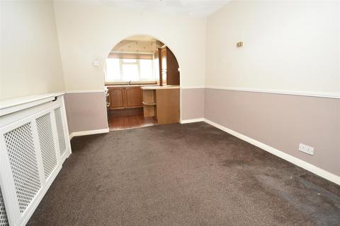 4 bedroom semi-detached house for sale, Ruskoi Road, Canvey Island SS8