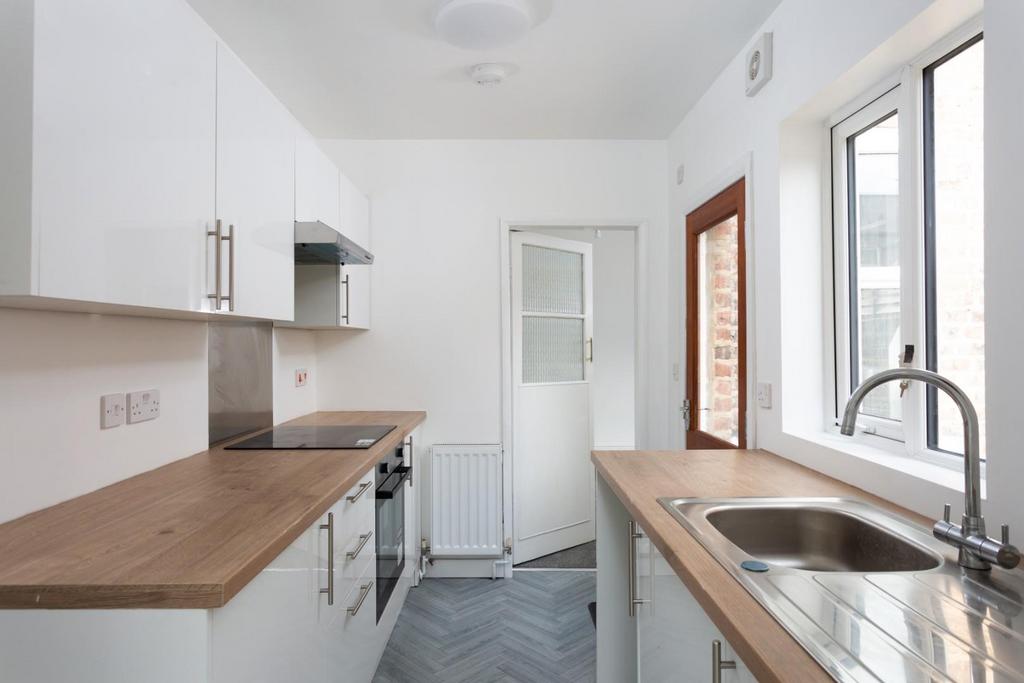 Willis Street, off Heslington Road, York 2 bed terraced house for sale