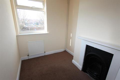 4 bedroom terraced house to rent, Thorold Road, Chatham ME5