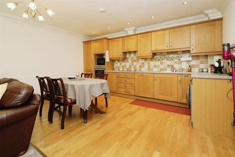 2 bedroom flat for sale, The Limes, Broom Lane, Rotherham