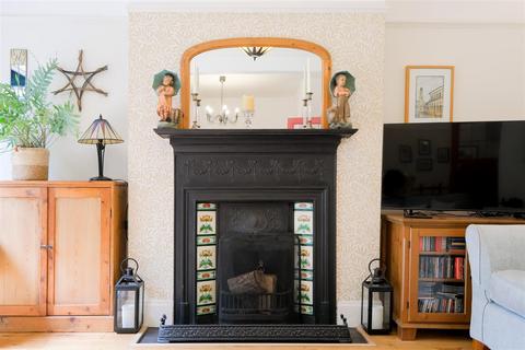 62 Woodcote Road, London, E11 2QA