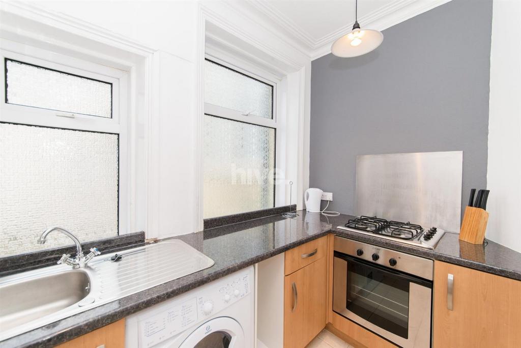 St Terrace, Jesmond... Studio £600 pcm (£138 pw)