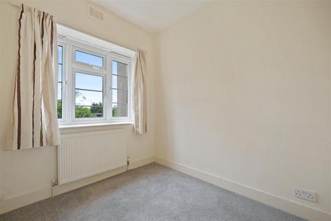 2 bedroom flat to rent, Great North Road, London