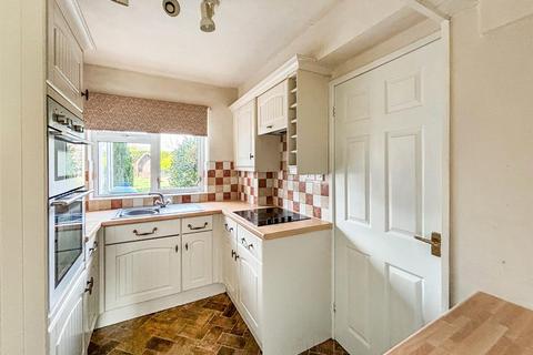 3 bedroom detached house to rent, Croeswylan Lane, Oswestry