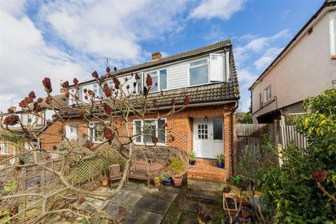 3 bedroom semi-detached house for sale, Wharncliffe Road, London