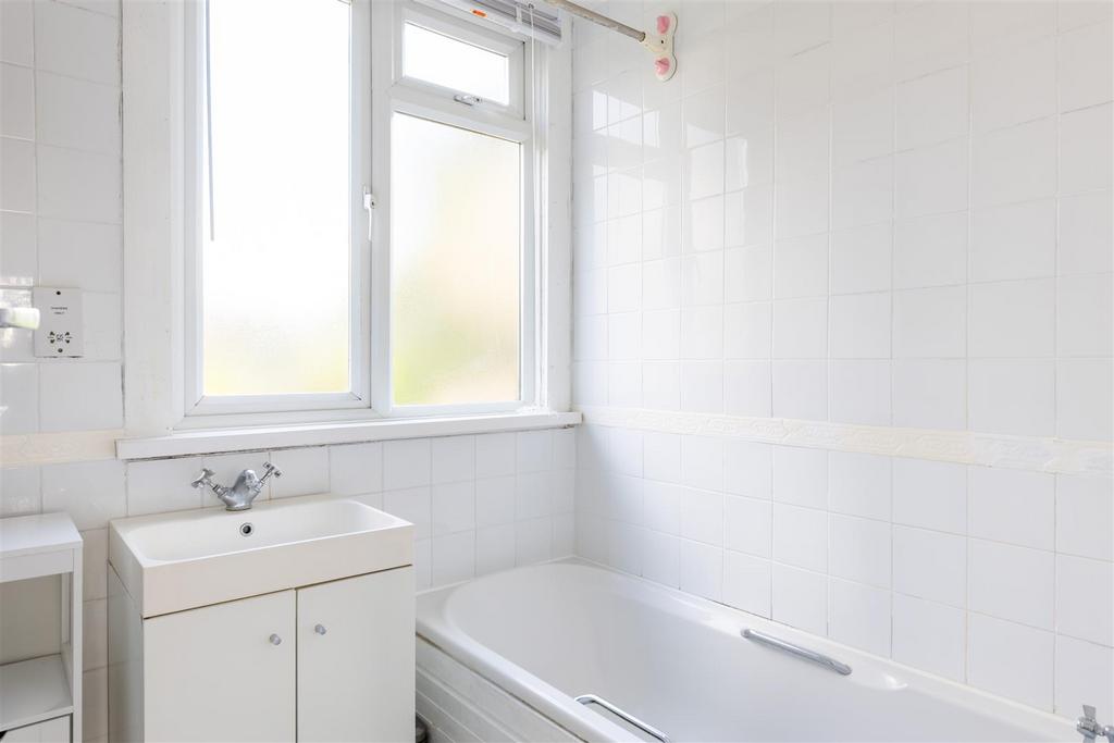 Wharncliffe Road bath.jpg