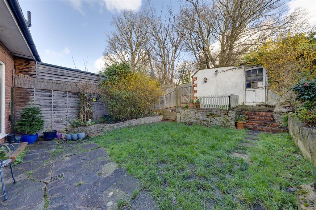 Wharncliffe Road garden 3.jpg