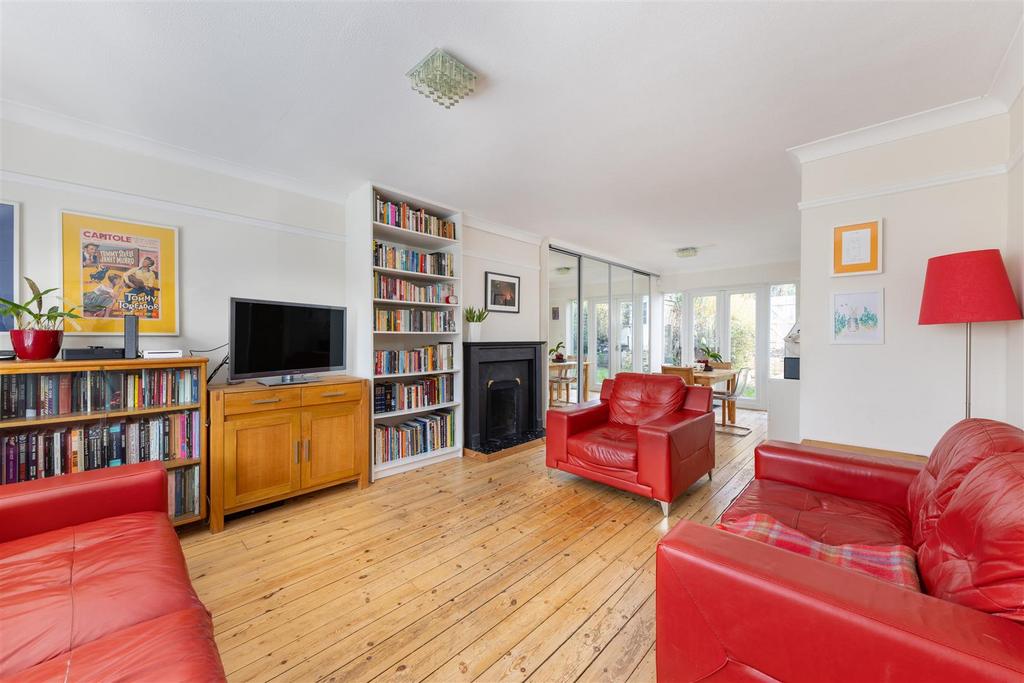 Wharncliffe Road lounge 4.jpg