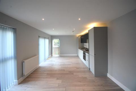 1 bedroom flat for sale, Vineyard Road, Feltham TW13
