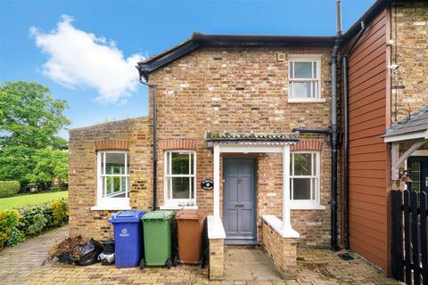 2 bedroom terraced house to rent, Chartwell Place, Harrow HA2