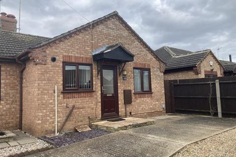 2 bedroom semi-detached bungalow to rent, The Orchards, Sutton CB6