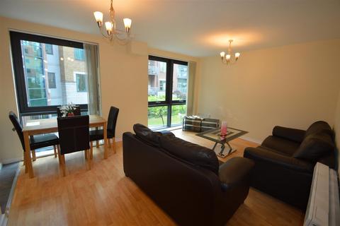 2 bedroom flat to rent, City South, Manchester M15
