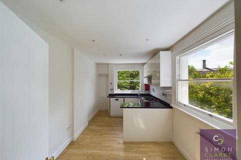 3 bedroom apartment to rent, Hartham Road, Islington, N7